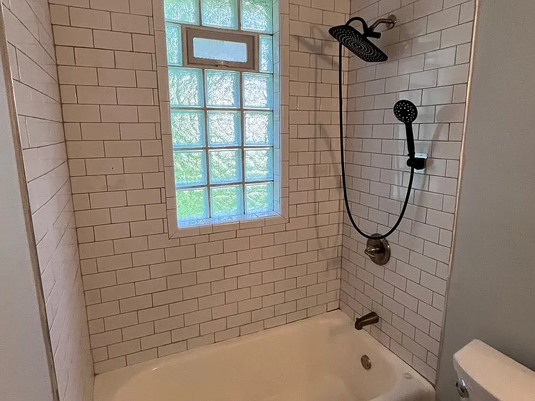 682 Greenwood Ave — Photo 19
