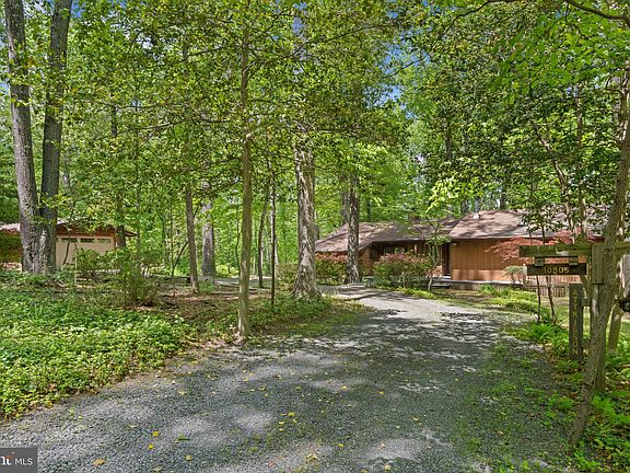 2nd image of 10905 Crossview Dr