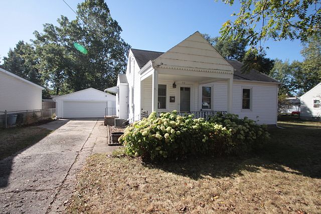 1st image of 715 River Ln