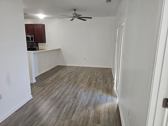 3rd image of 2466 Leytonstone Dr