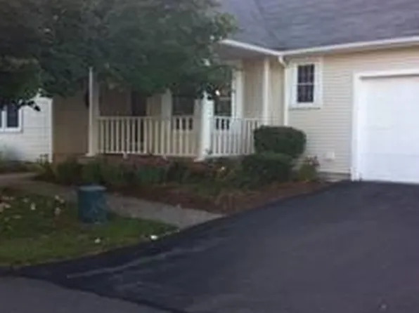 132 Primrose Ln, Windsor, CT 06095