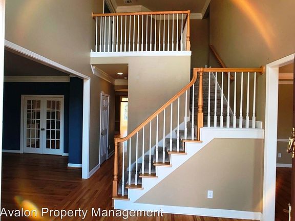 5th image of 4445 Waterbury Ln