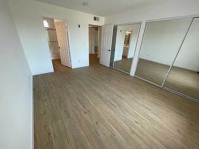 1636 S Barrington Ave #305 — Photo 10