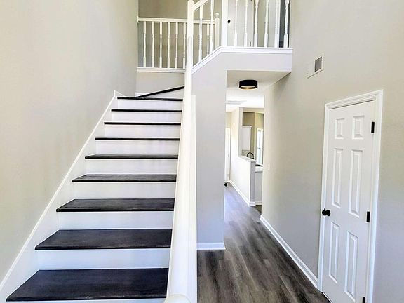 5th image of 2081 Hunters Ridge Dr