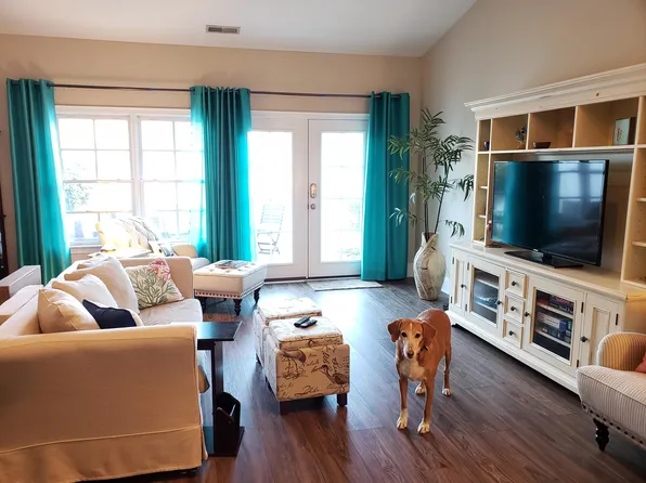 1074 Headwater Cove Ln, Wilmington, NC 28403