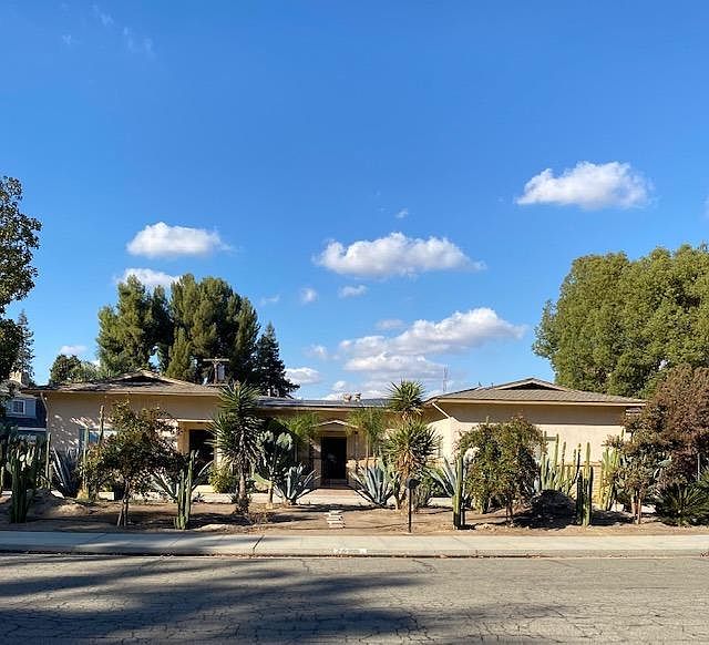 2nd image of 2494 Country Club Ln
