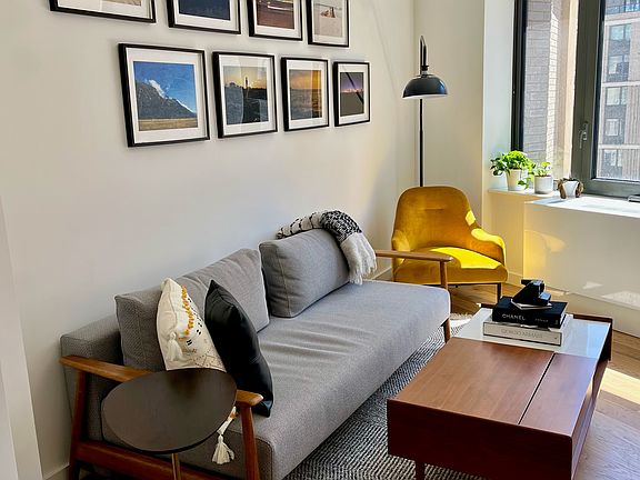 3rd image of 445 W 35th St APT 2K