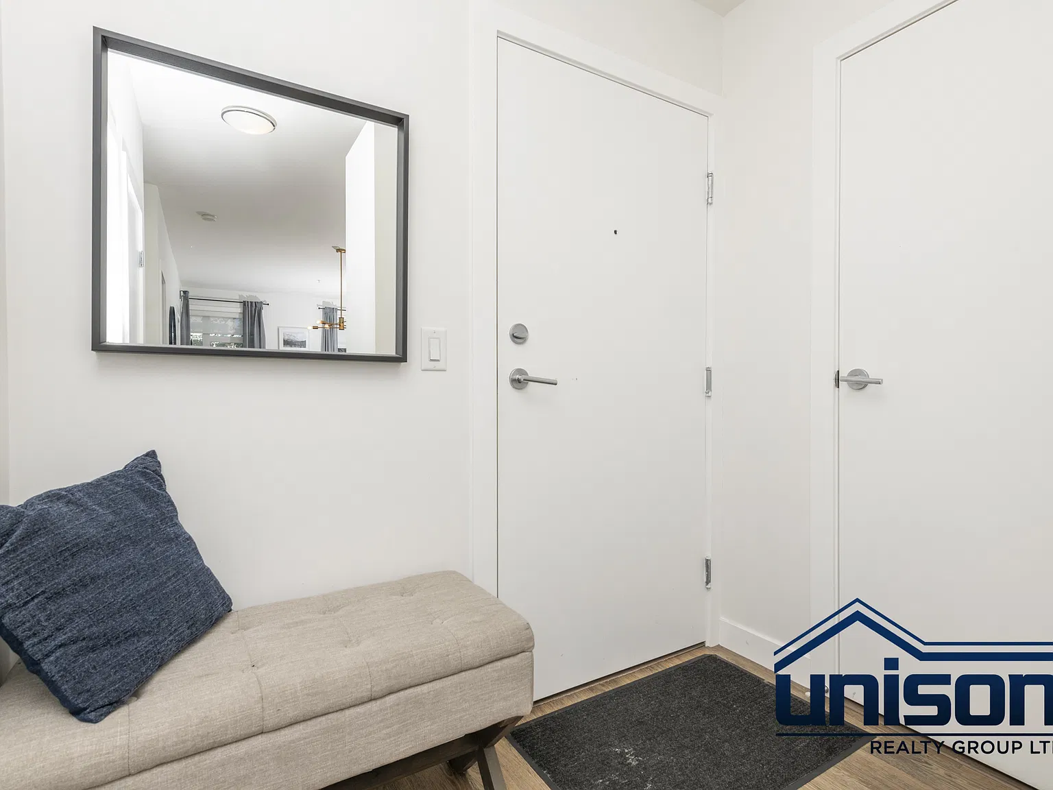 2 bed, 909 sqft, $2,500 — Photo 1