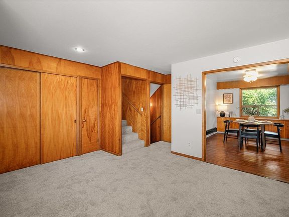 5th image of 821 E Broad Ave