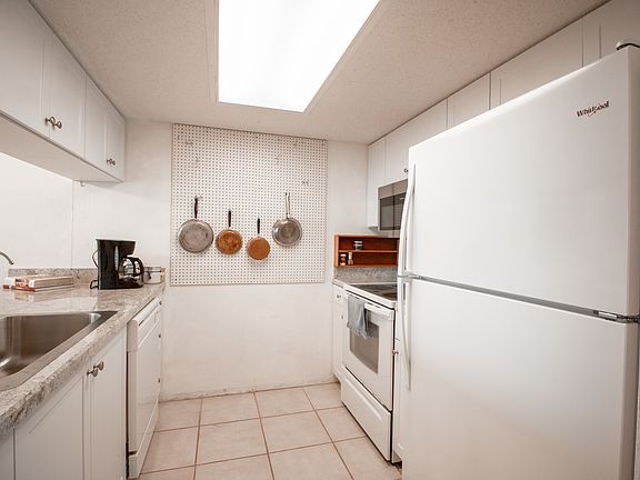 4th image of 1613 N Ocean Shore Blvd