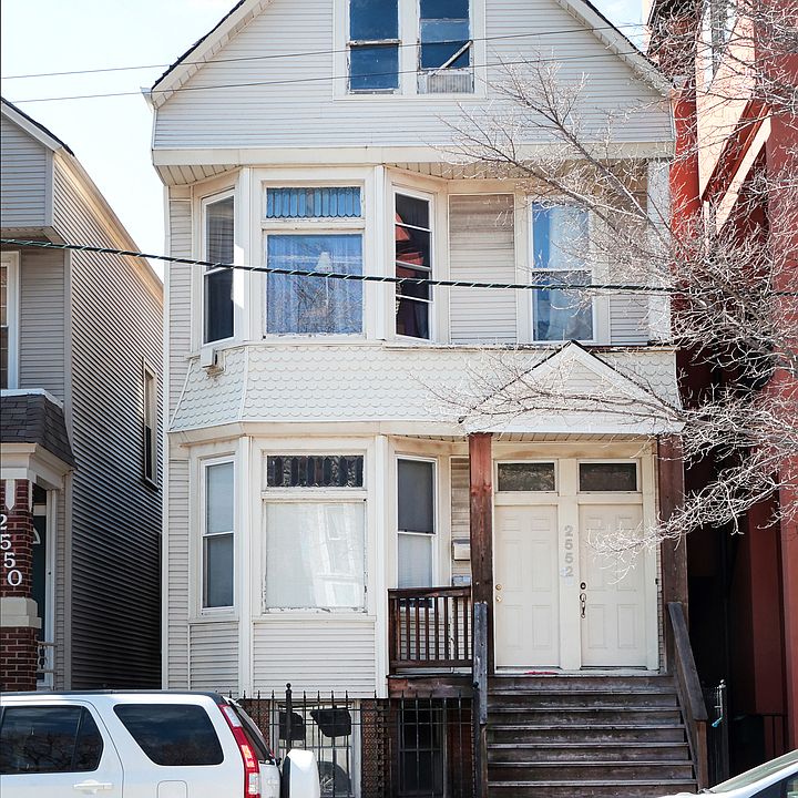 1st image of 2552 N Southport Ave APT 2F