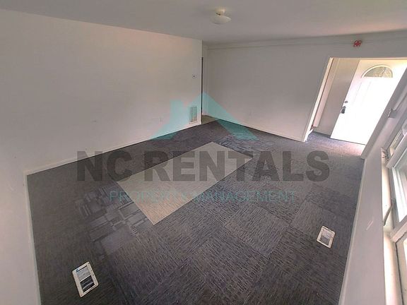 4th image of 806 Lowdermilk St
