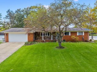 327 Coats Rd, Lake Orion, MI 48362