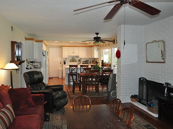 Open concept living/kitchen