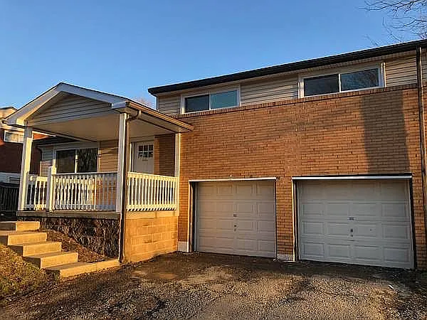 724 Garden City Dr photo 1