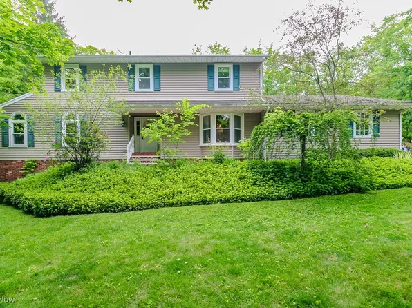 11545 Blackberry Ln, Chesterland, OH 44026