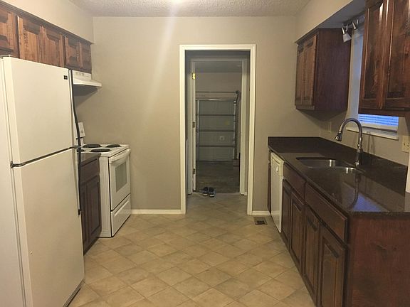 2nd image of 3141 E Cherokee Dr