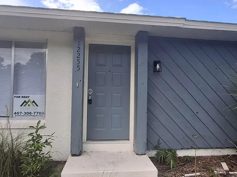 12255 Eastcove Dr — Photo 1