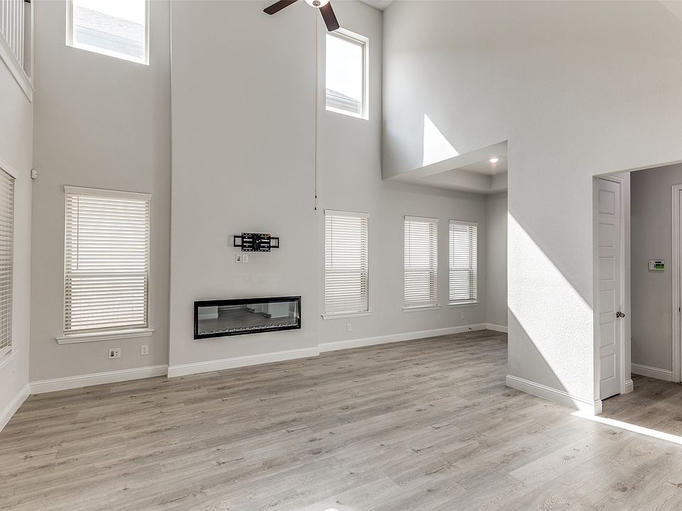 1st image of 4592 Refugio Dr