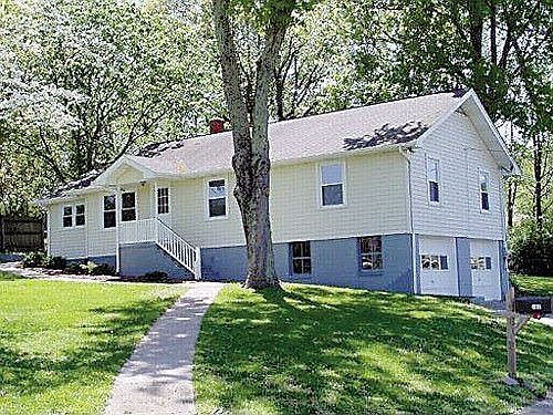 2nd image of 103 Holliday Dr