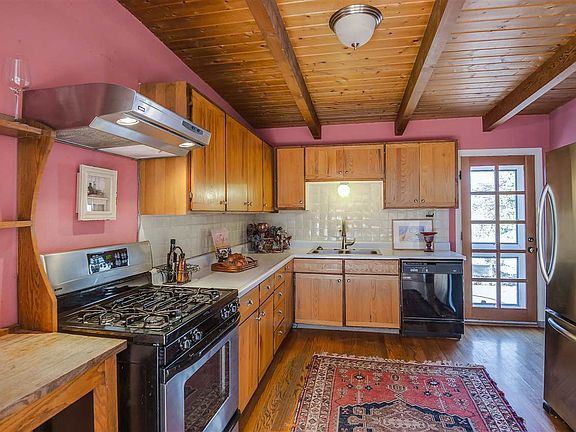 5th image of 34 Cresencio Ln