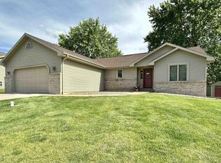 4250 E Wood Trl, Beloit, WI 53511