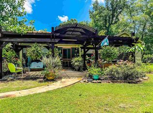 438 Sunshine Dr, Gladewater, TX 75647