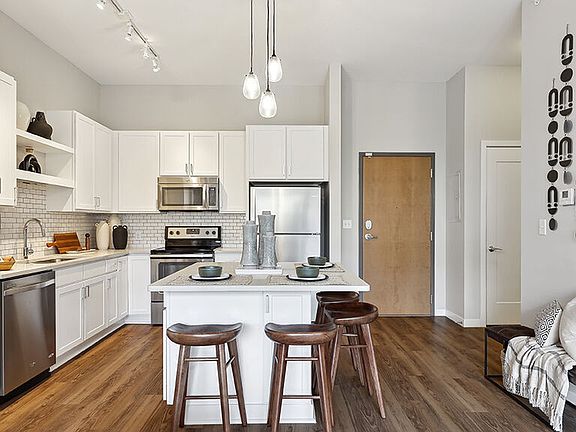 3rd image of 313 Washington Ave S #1116