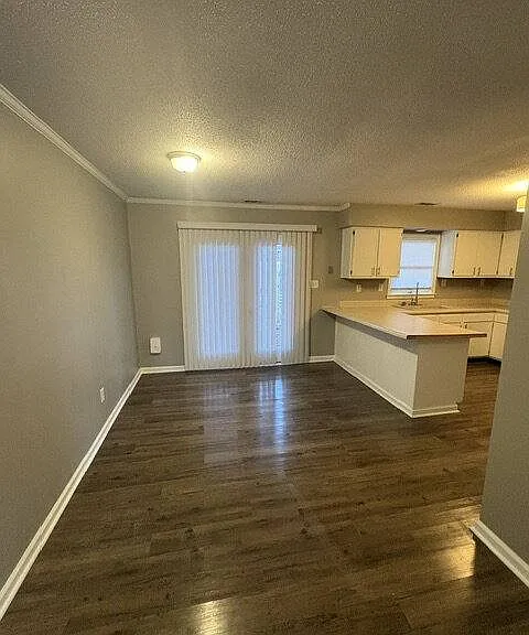 100 E Six David Dr — Photo 2