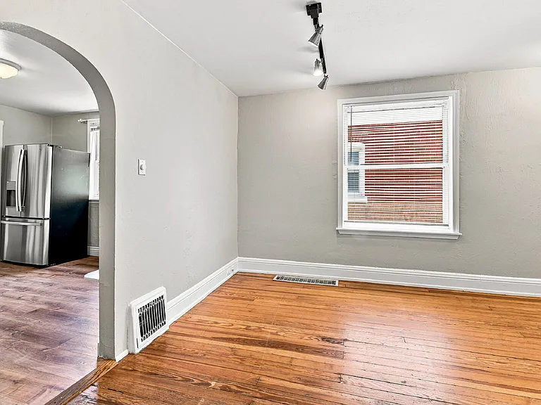1420 S Washington St — Photo 8