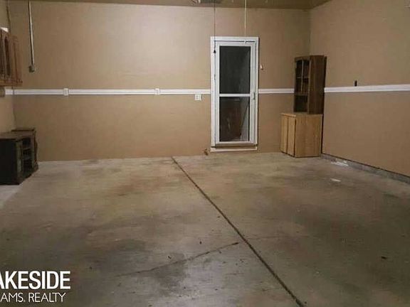 5th image of 17659 Kuecken St