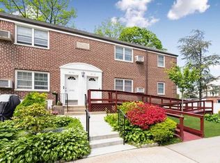 5802 251st St, Little Neck, NY 11362
