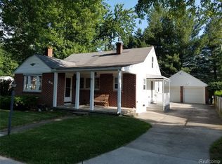 3096 Elmwood Dr, Fort Gratiot, MI 48059