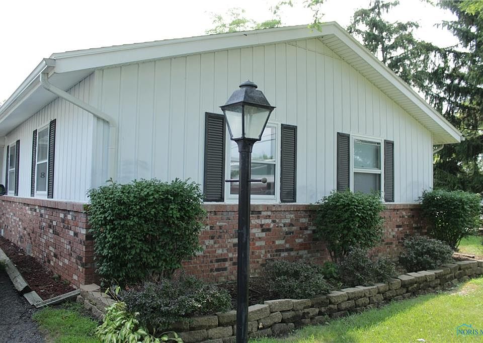1st image of 855 Standish Dr
