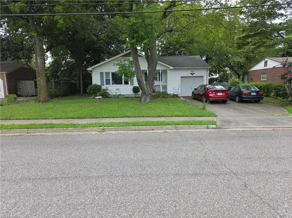 715 Essex Park Dr, Hampton, VA 23669