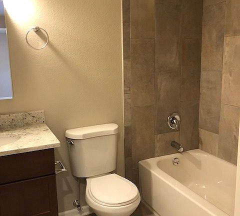 3rd image of 728 E Lincoln Ave APT 6