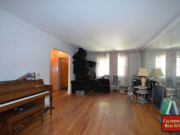 4th image of 427 E 34th St
