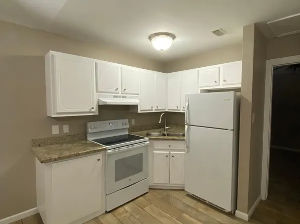 1204 Bryce Dr APT 5, Mission, TX 78572