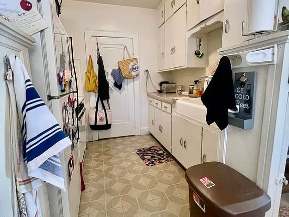 5th image of 1805 E Park Pl APT 31
