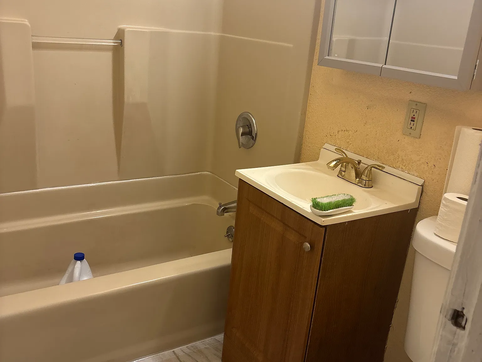 4 bed, 1186 sqft, $1,200 — Photo 4