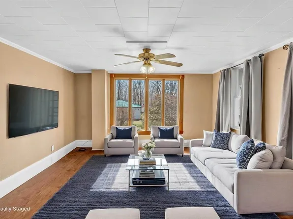 48 Main Rd, Charleston, ME 04422