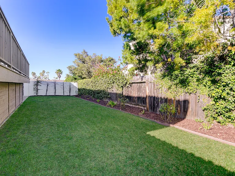 2904 Levante St — Photo 21