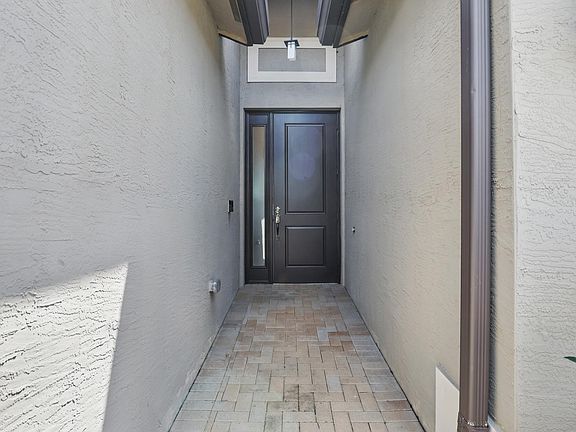 2nd image of 11104 SW Carriage Hill Lane
