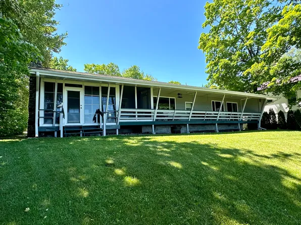 7048 W Us Highway 23, Cheboygan, MI 49721