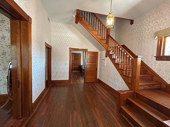 4th image of 700 N 3rd St