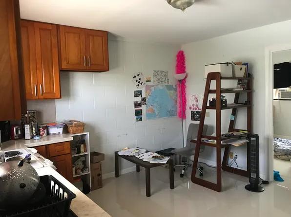 2221 Hoonanea St #B, Honolulu, HI 96822