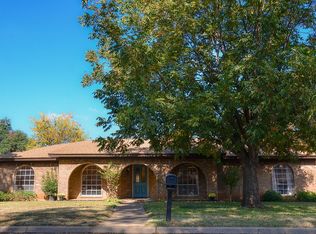 428 W Louella Dr, Hurst, TX 76054