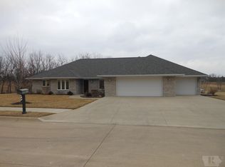 910 S Smith St, Mount Pleasant, IA 52641