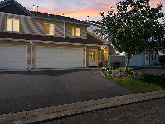 3rd image of 2248 River Rock Ln