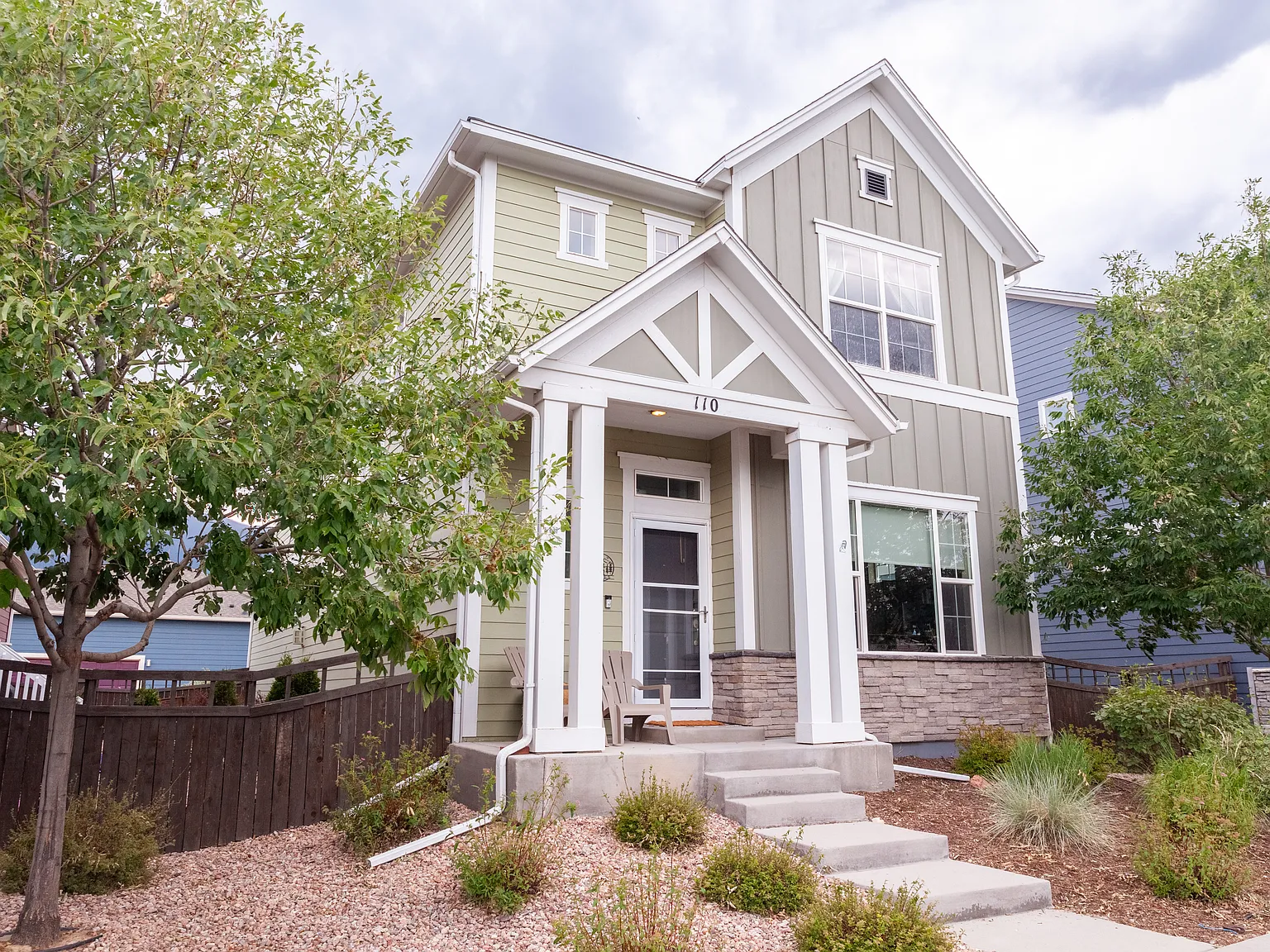 4 bed, 2400 sqft, $3,100 — Photo 2